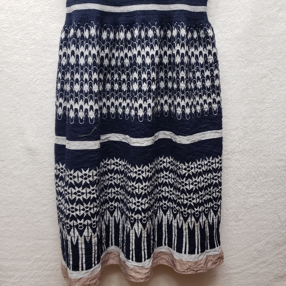 Max Studios V-Nneck Midi Dress - Picture 2 of 6